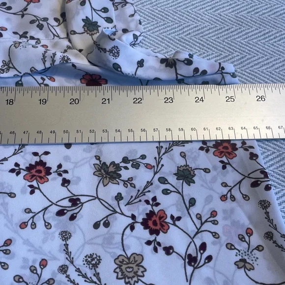 LOFT White Floral Cap Sleeve Blouse XL Pit to Pit 25” Preworn   SO PRETTY - Picture 11 of 13